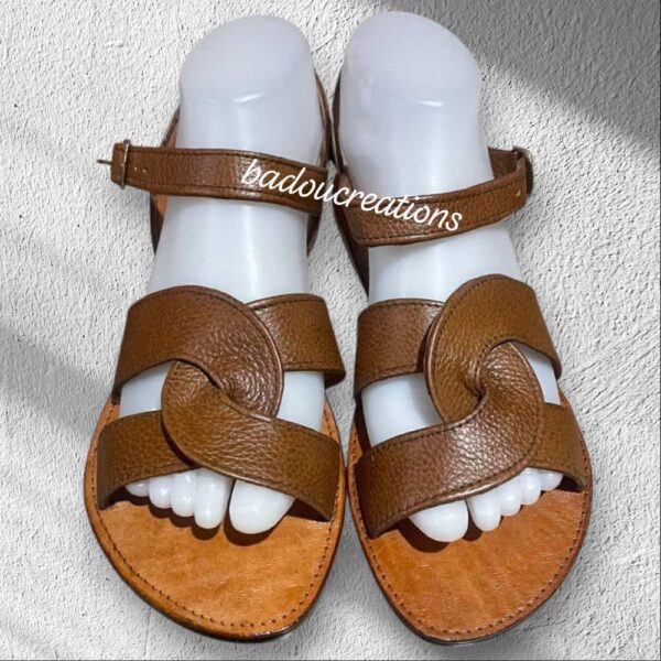 Sandale marron artisanale