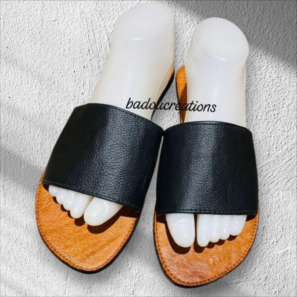 Sandale noire artisanale